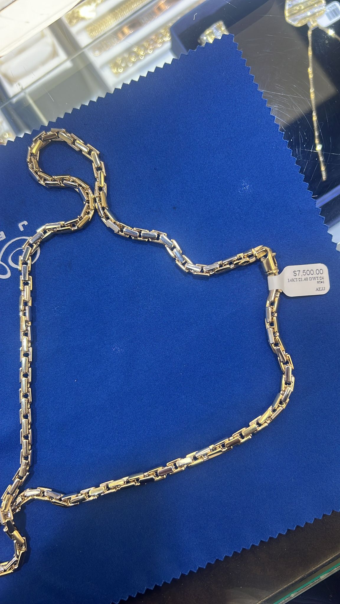 Set of chain and bracelet