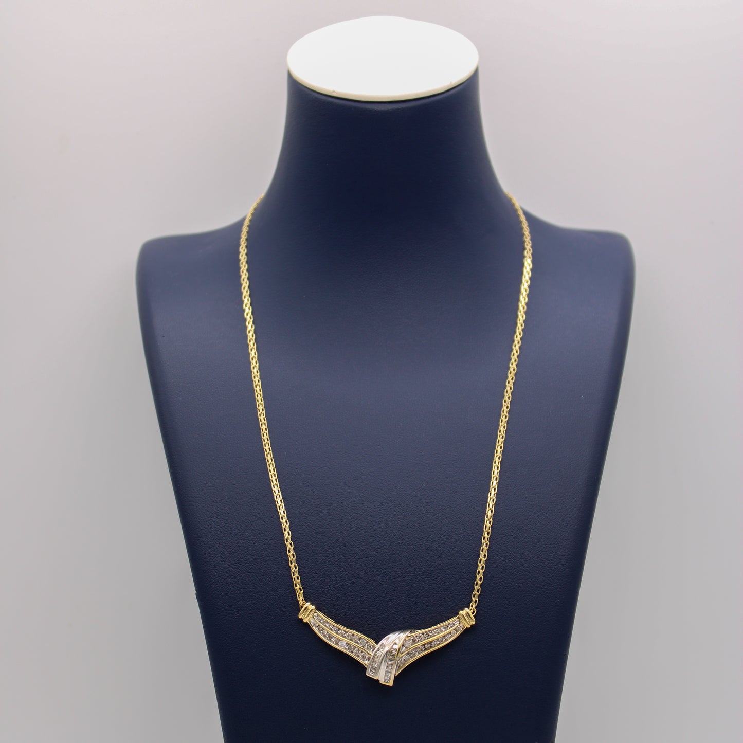 Elegante collar de diamantes de estilo italiano para mujer en oro bicolor de 14 quilates