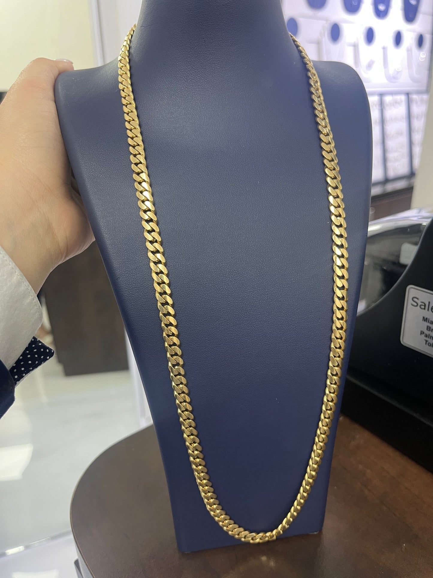 CUBAN LINK CHAIN