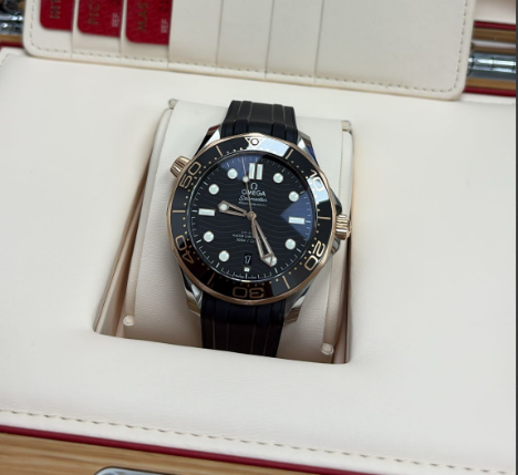 WATCH OMEGA SEAMASTER BLACK FACE ROSE GOLD 40MM