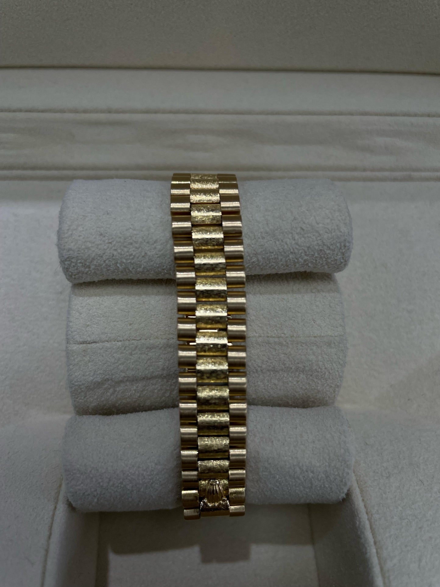 ROLEX LADY DATEJUST 18K GOLD, DIAMOND NUMERALS 24MM - 6917