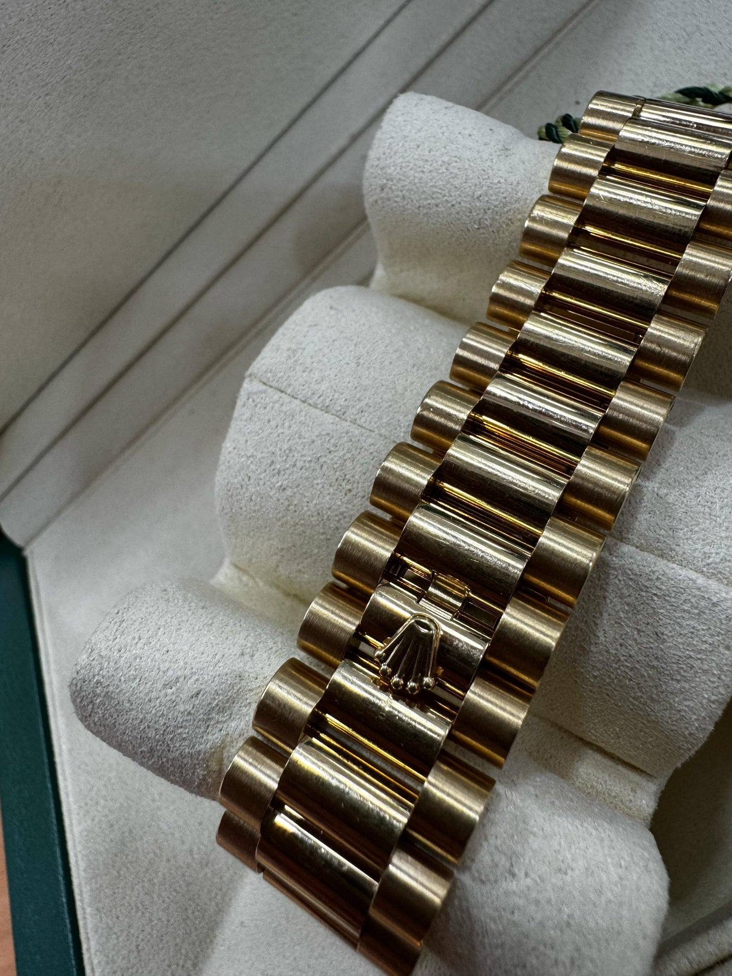 ROLEX DAY-DATE OYSTER PERPETUAL 41MM - 218238