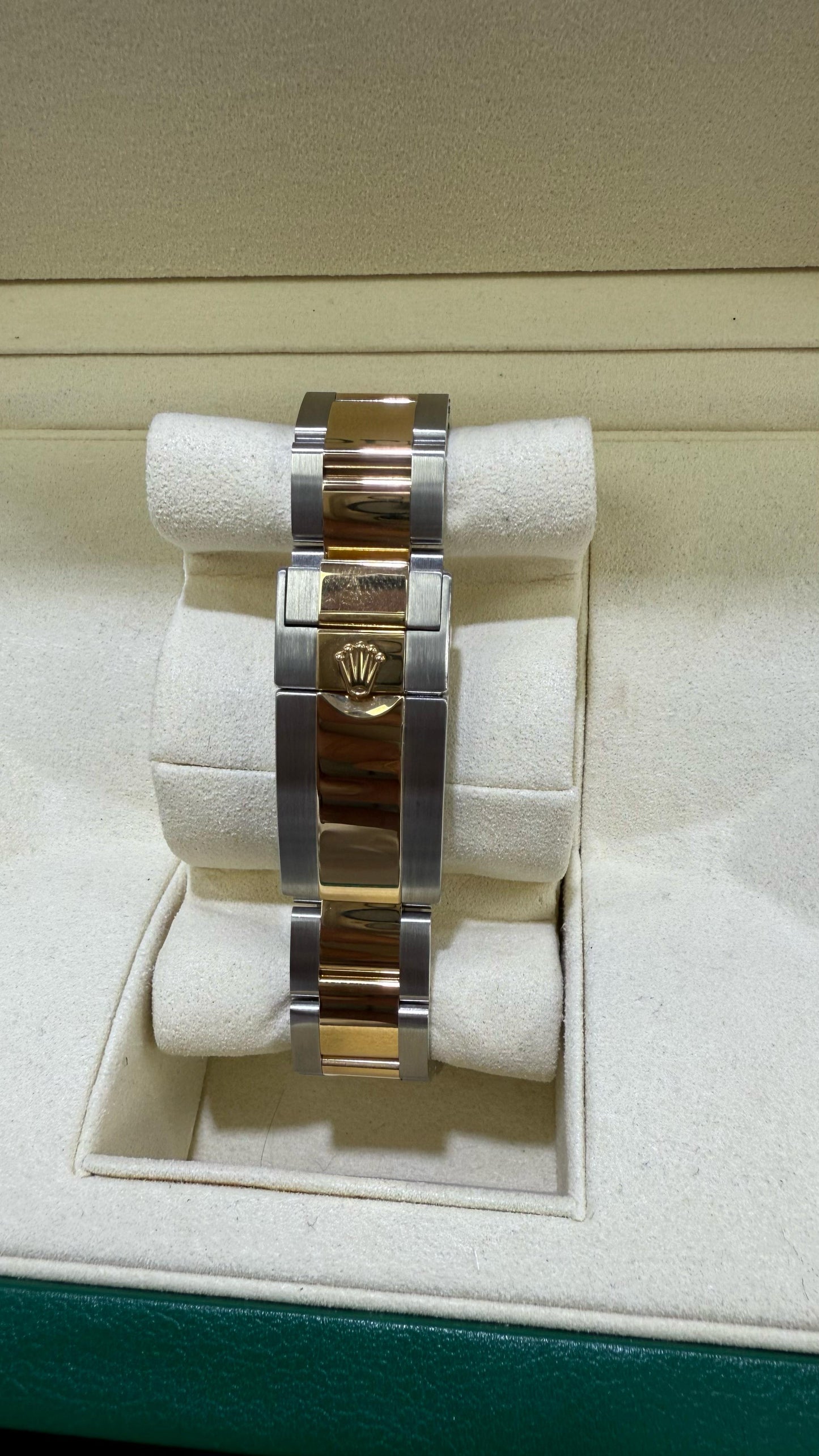 ROLEX GMT-MASTER II  JUBULIE ALL GOLD 40MM - 126718GRNR