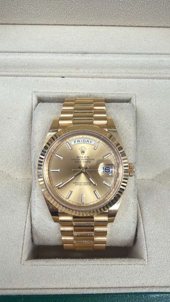 ROLEX DAY-DATE ALL-GOLD 18K 40MM - 228238