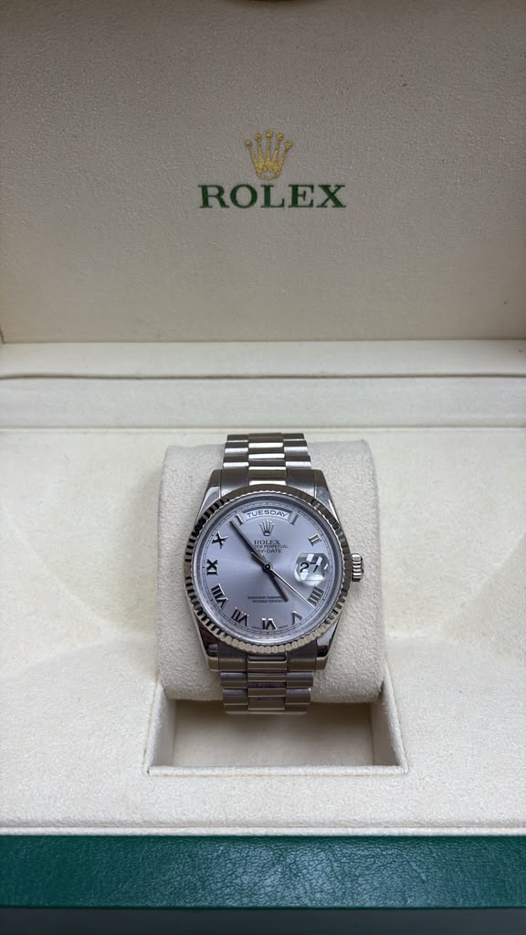 ROLEX DAY-DATE WHITE-GOLD 40MM- 118239