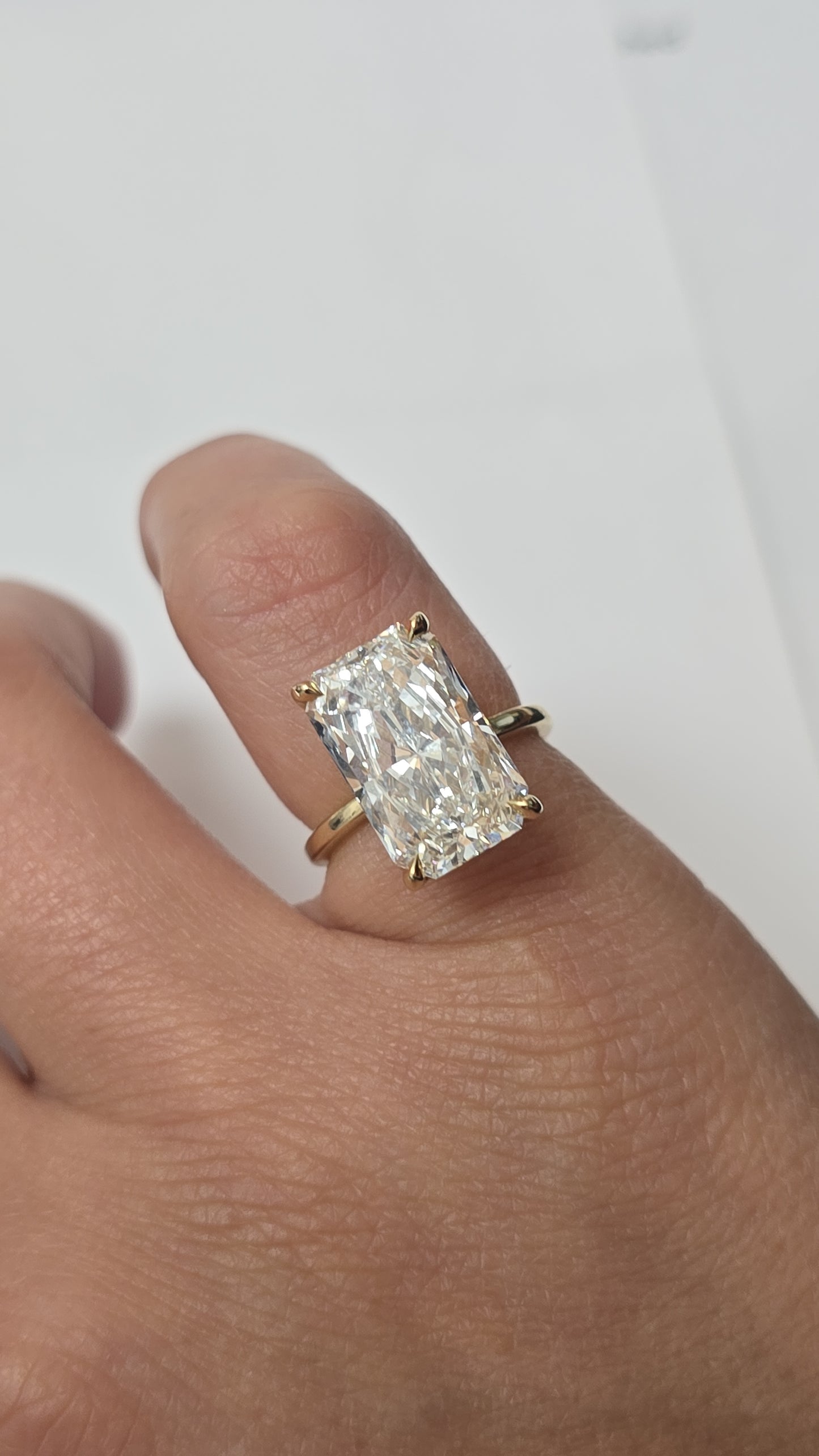 Ring with lab diamond