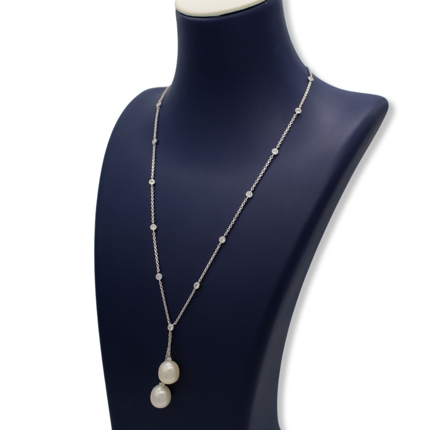 Women’s Pearl Necklace In 18K White Gold