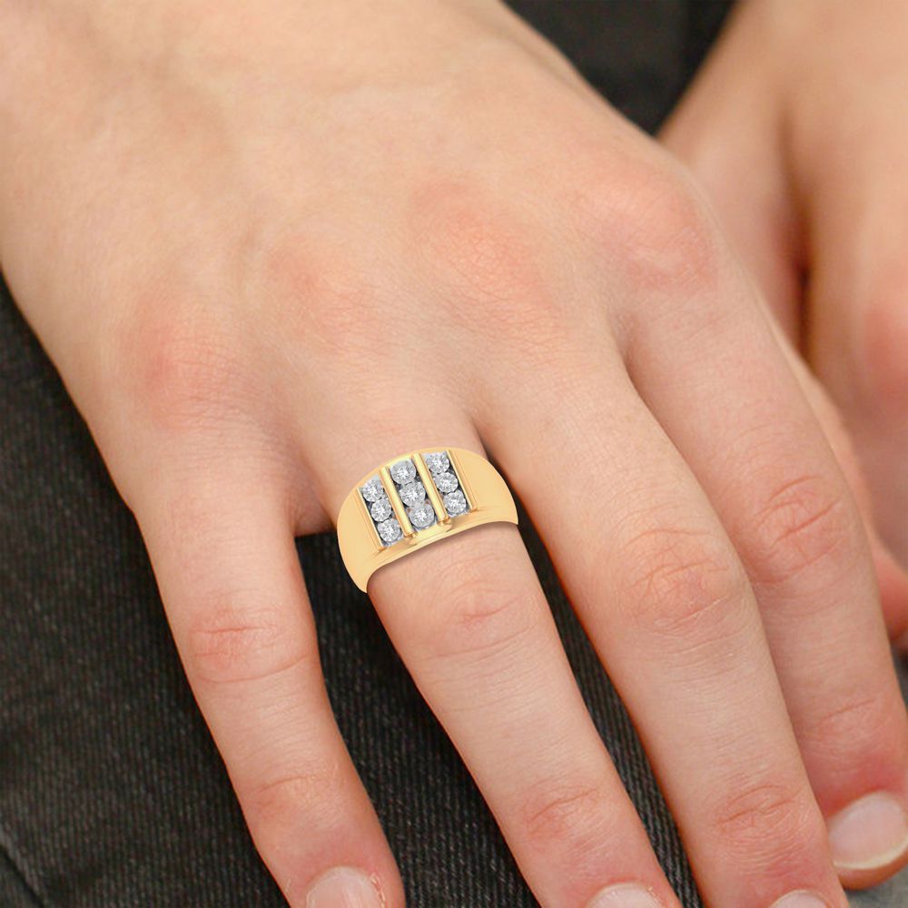 Anillo para hombre con diamantes de 0,20 quilates y acento vertical en oro amarillo de 10 quilates