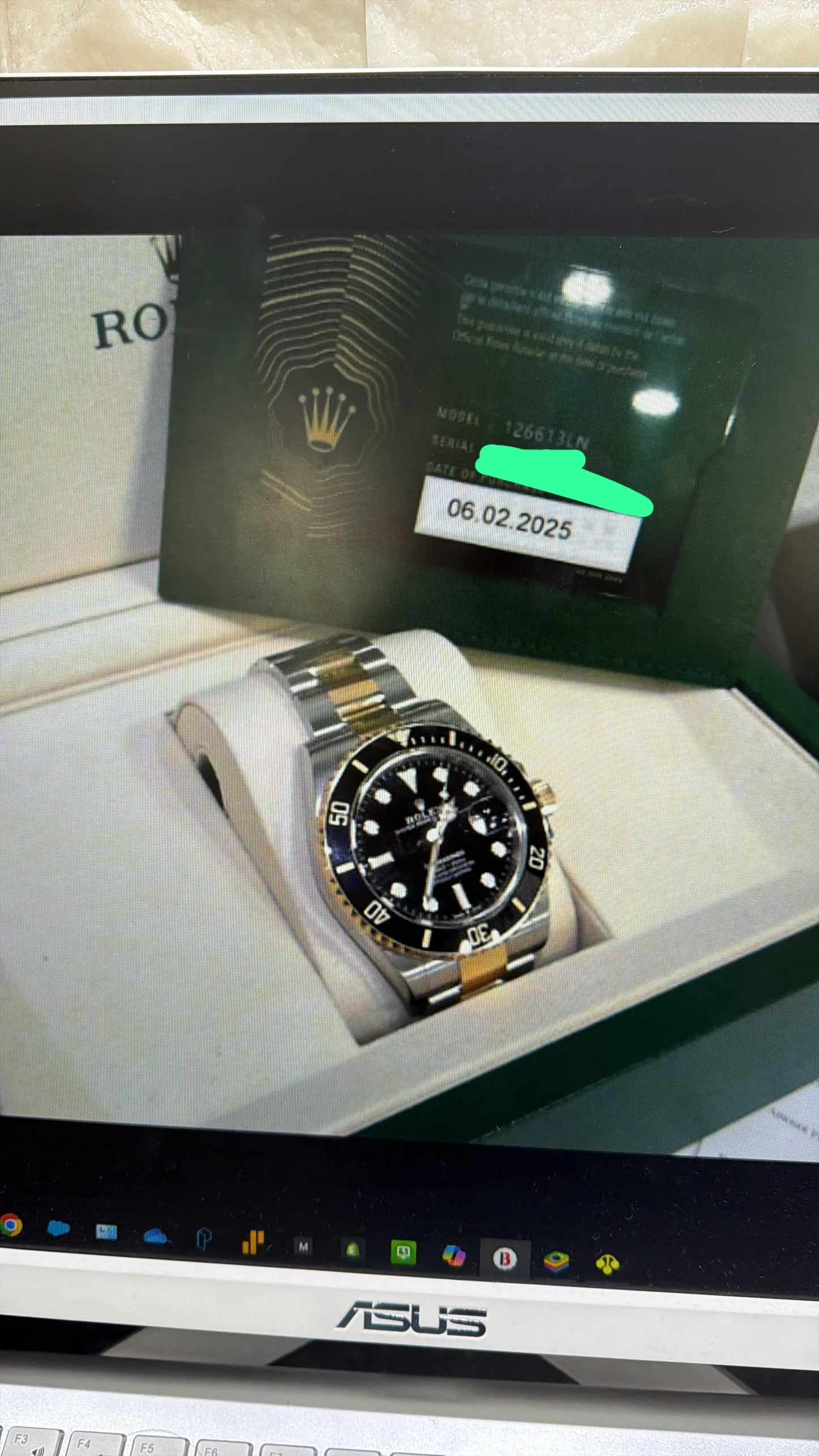 Rolex 2 tonos cara negra submarino M:126613LN