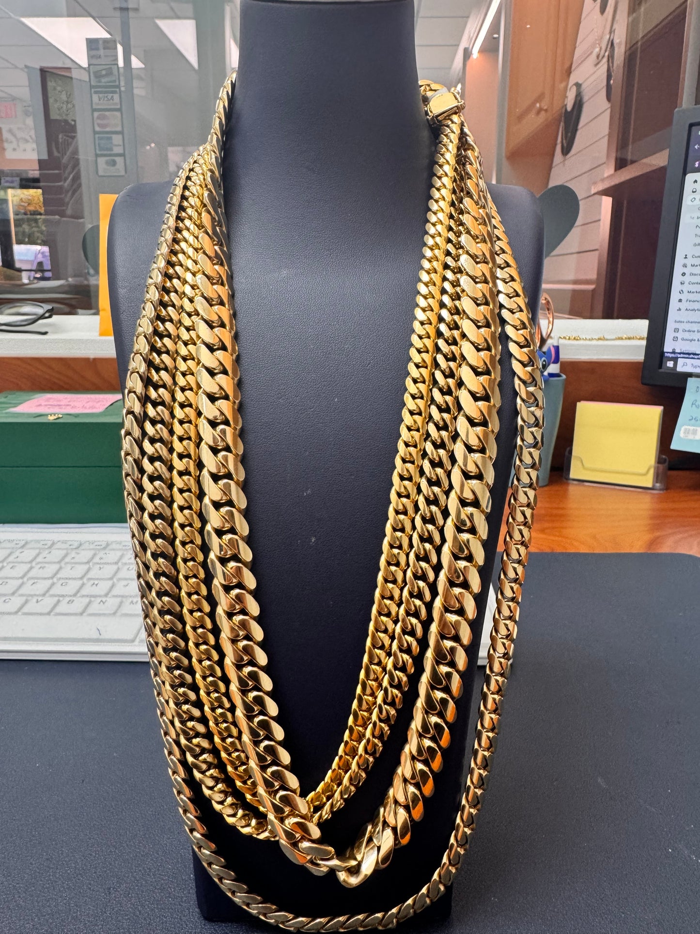 chains cuban link yellow gold