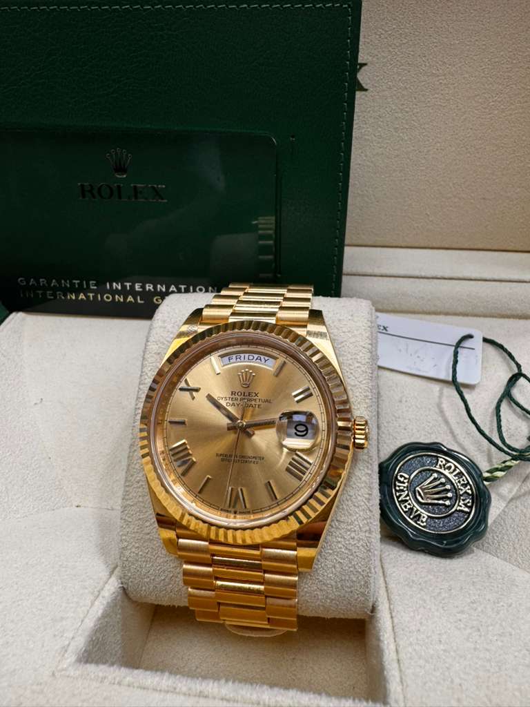ROLEX DAY-DATE YELLOW-GOLD - 228238