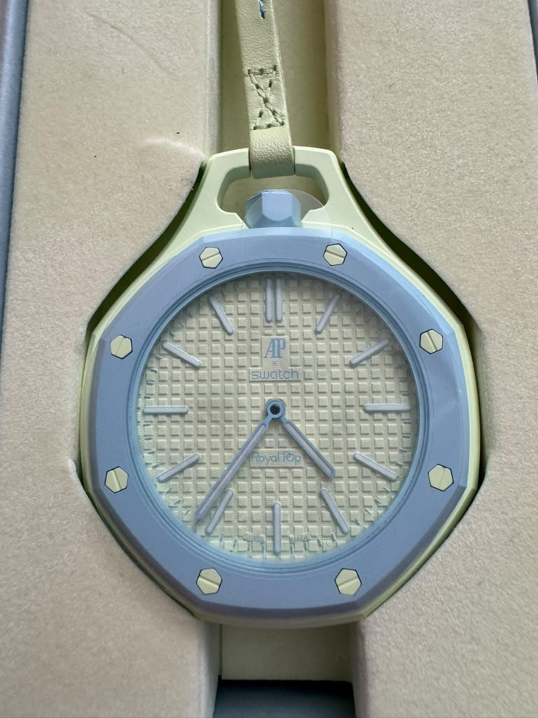 SWATCH ROYAL-POP