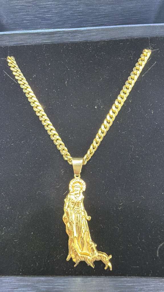Chain y charm