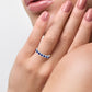 Elegancia azul - Anillo de zafiro y diamantes de 0,10 quilates en oro blanco de 14 quilates