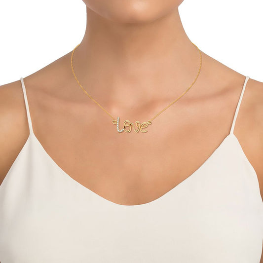 Susurro de afecto - Collar "Love" de diamantes de 0,02 quilates en oro amarillo de 10 quilates